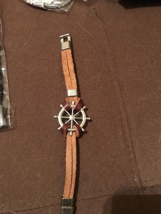 Pulseiras de homem novas