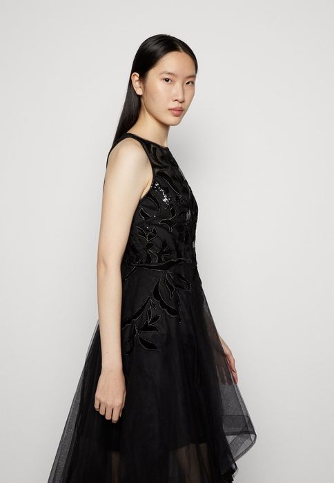 Sukienka koktajlowa z tiulem Adrianna Papell 38