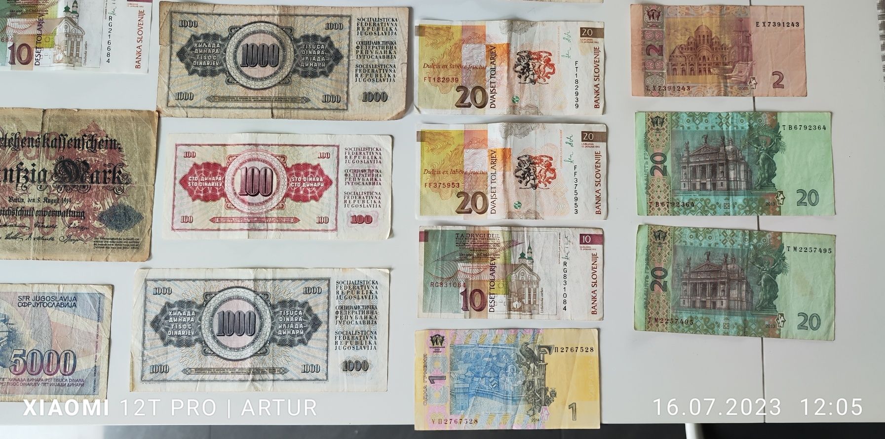 38 banknotów ze świata mix