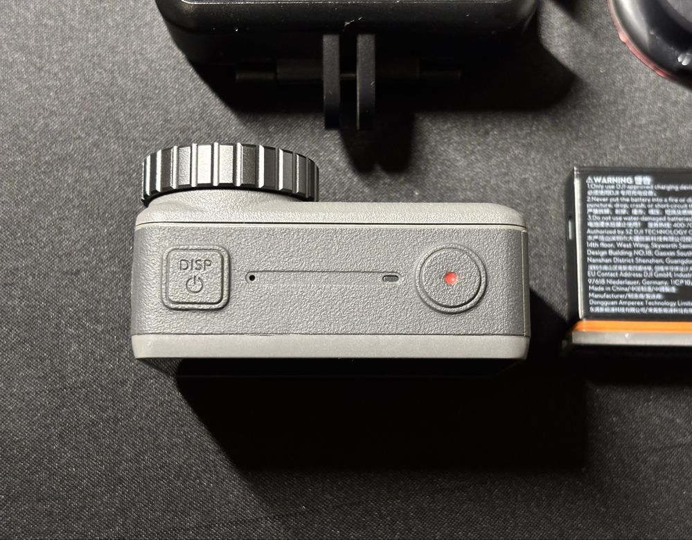 Продам екшн камеру DJI osmo action