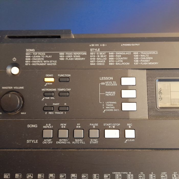 Keyboard Yamaha psr e343 ze stojakiem- gratis krzesełko.