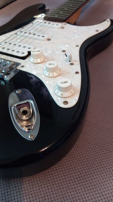 Gitara elektryczna ROCKET DeLuxe by MARSHALL