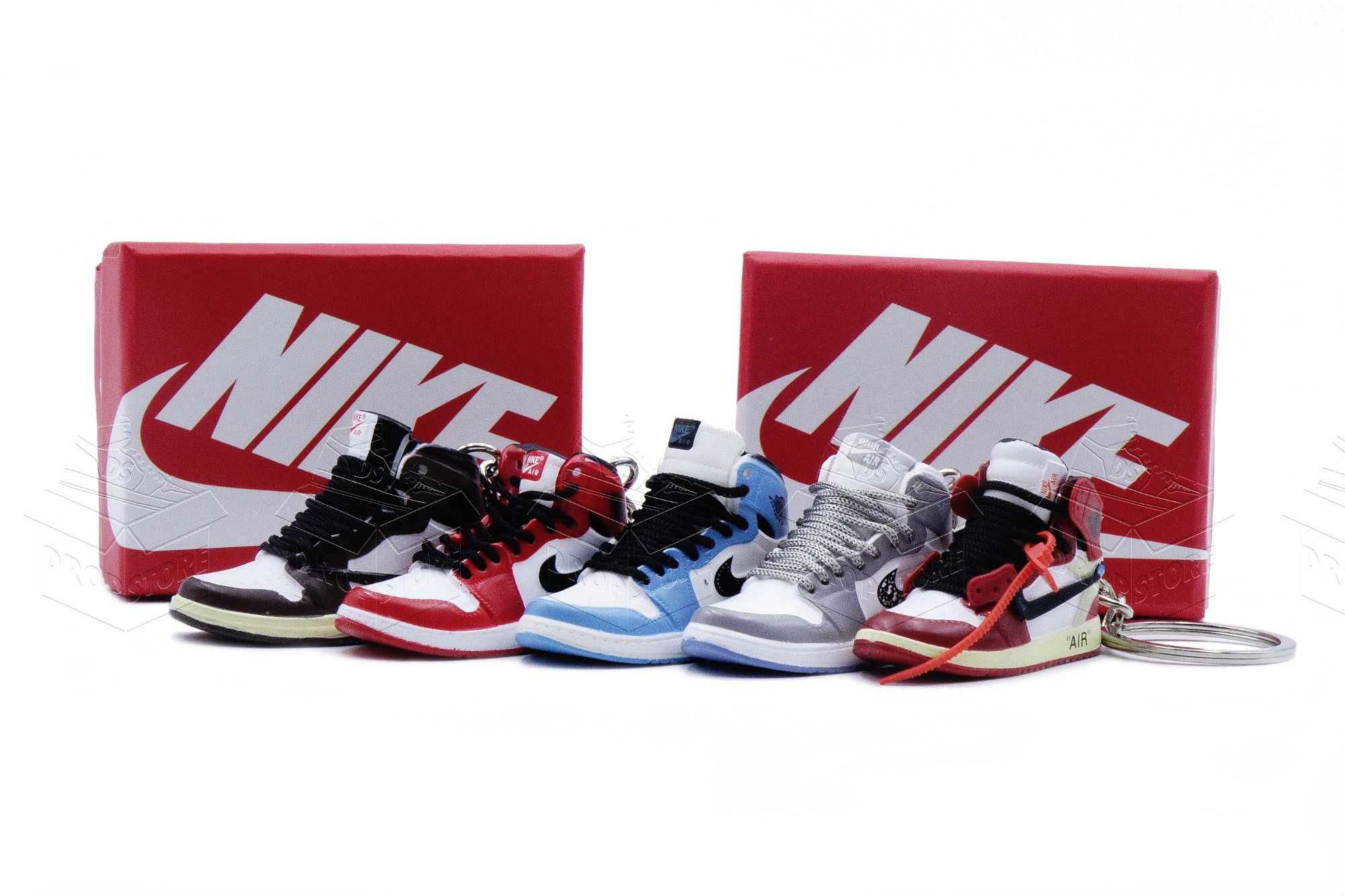 Brelok Nike AIR JORDAN 1 High Chicago / 555088–101