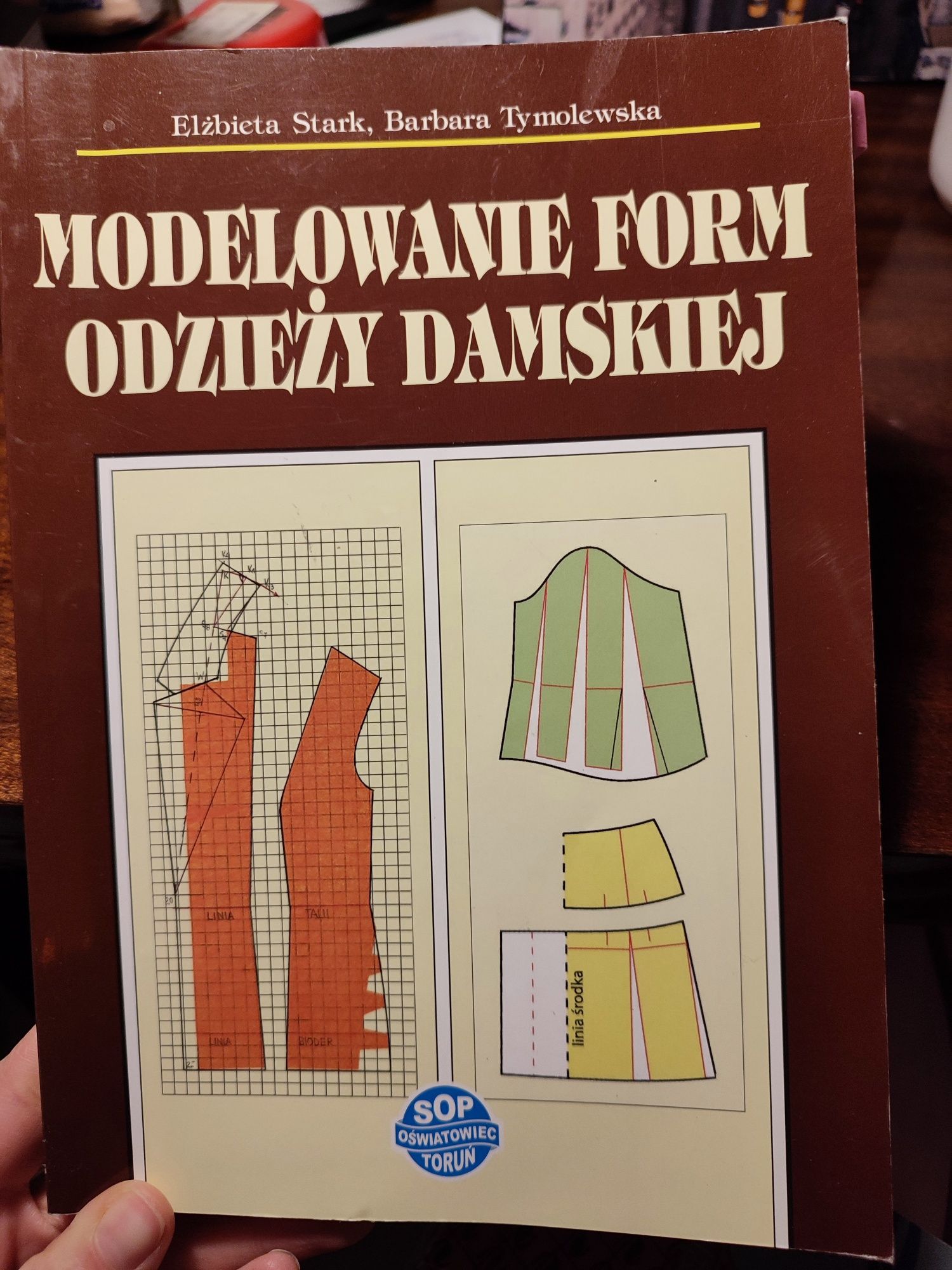 Elżbieta Stark, Modelowanie form odzieży damskiej