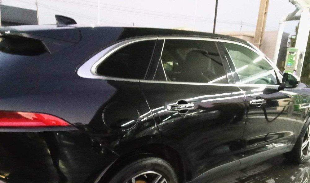 Jaguar F Pace em excelente estado interior e pintura