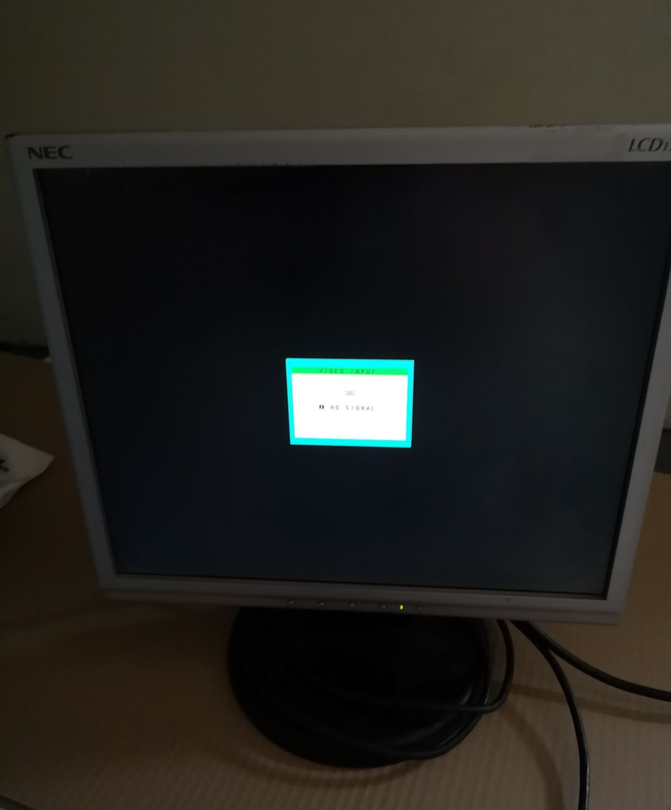 Monitor NEC LCD 170V Zestaw kabli GRATIS
