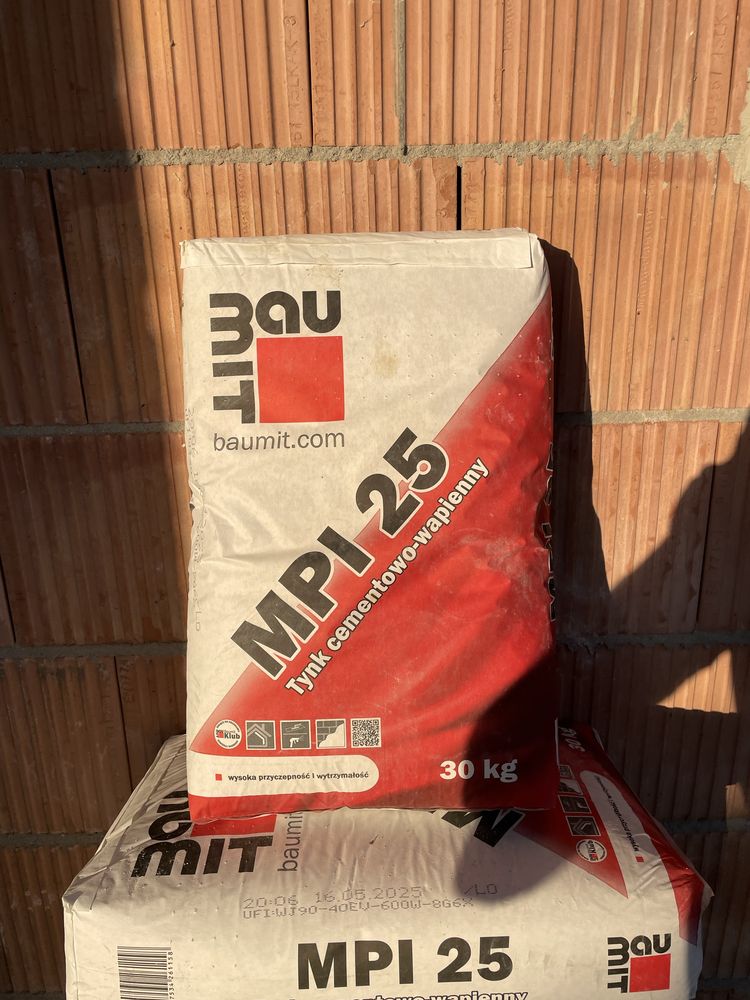 Tynk cementowo-wapienny BAUMIT MPI 25. 30kg