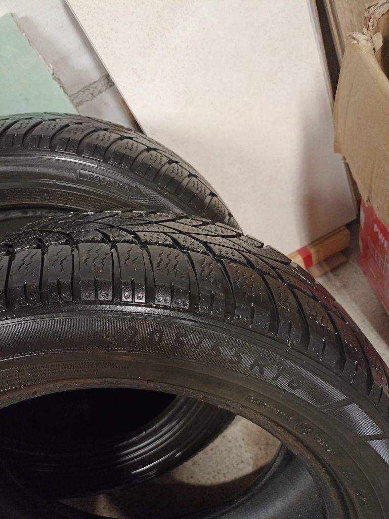 Komplet opon zimowych DUNLOP 205/55 R16