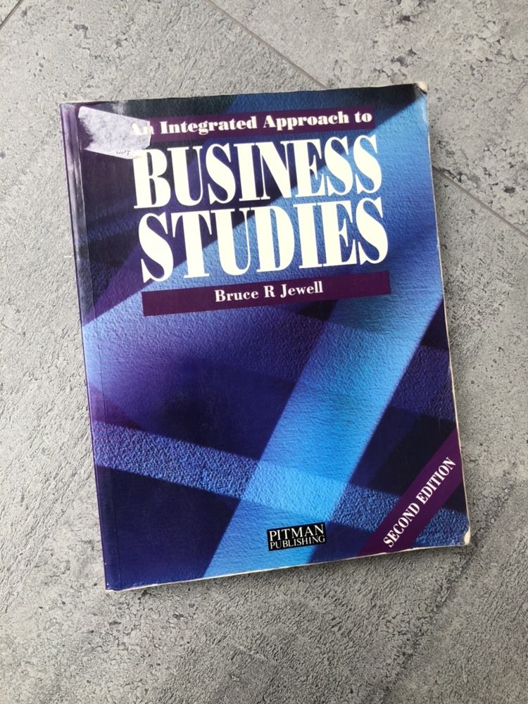 An integrated approach to Business Studies.B.Jewell Economy angielski