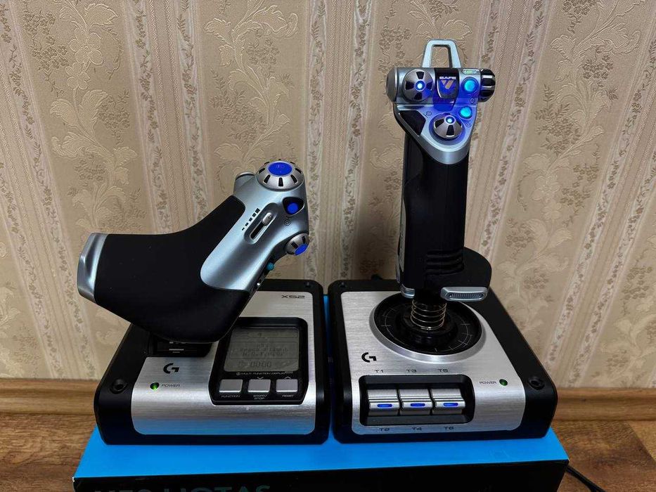 Контролер Logitech G Saitek X52 Flight Control System