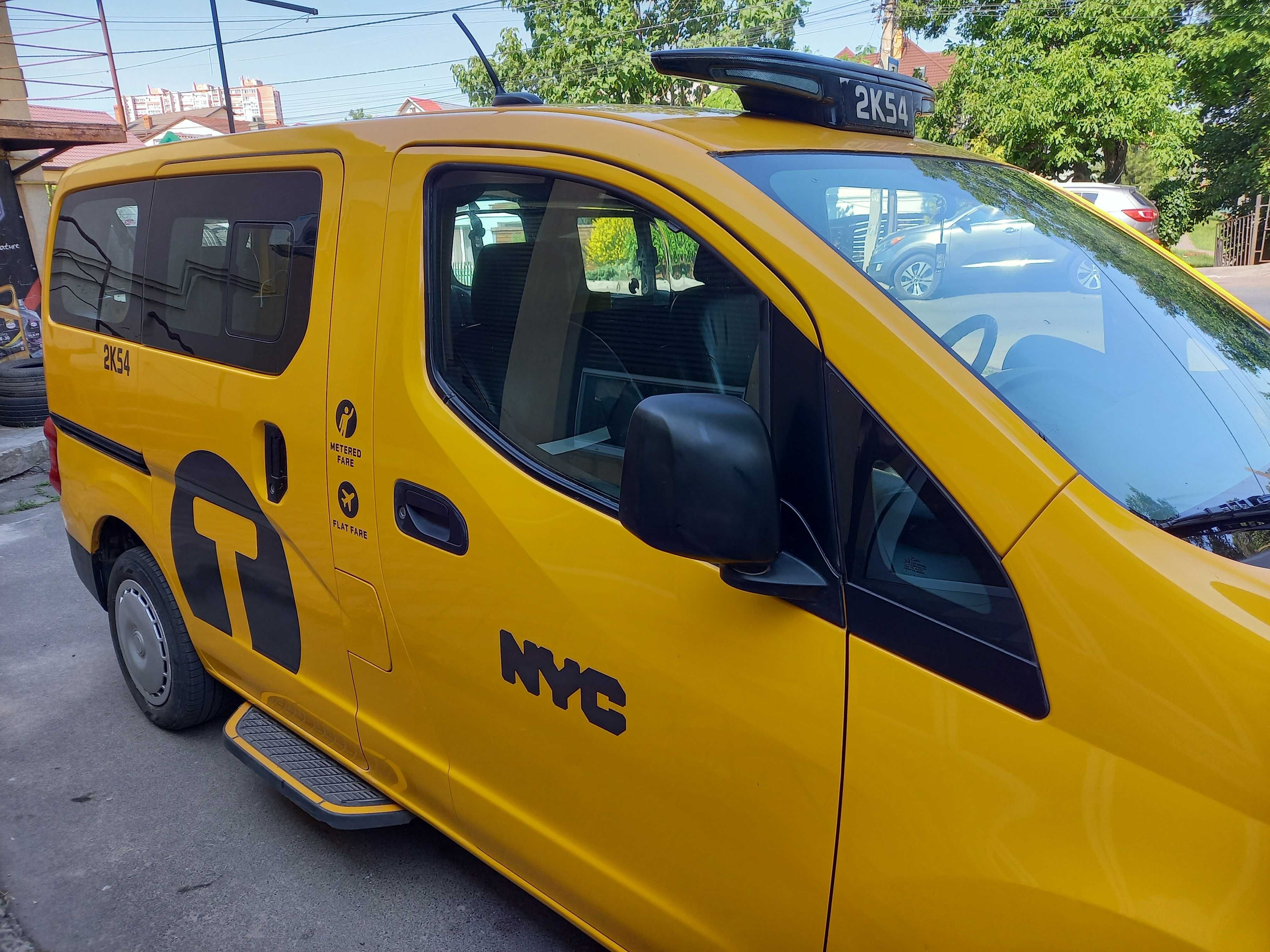 Микроавтобус пассажирский Nissan NV200 Taxi NY