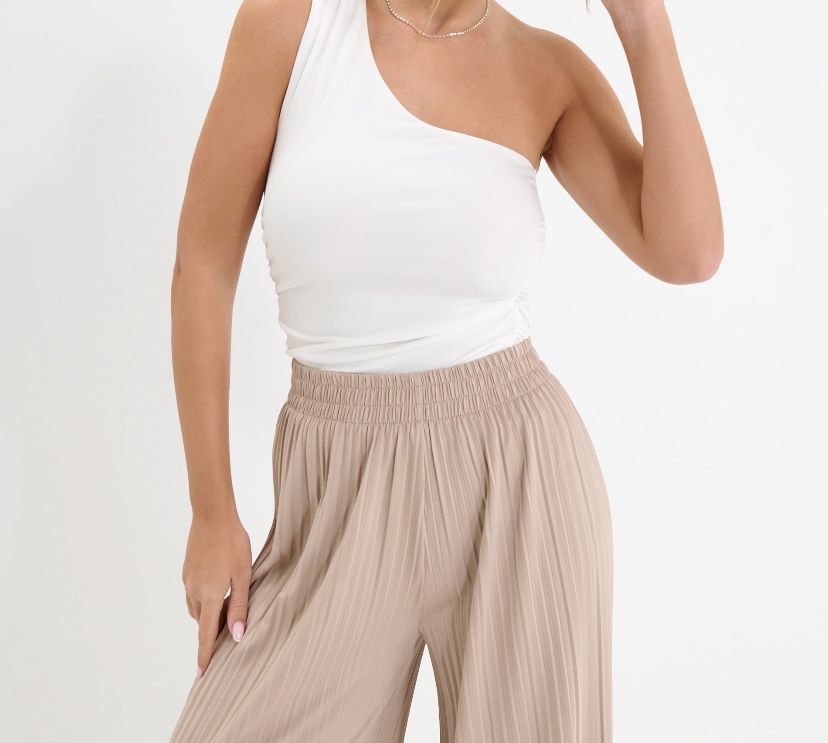 Nowe beżowe plisowane spodnie wide leg