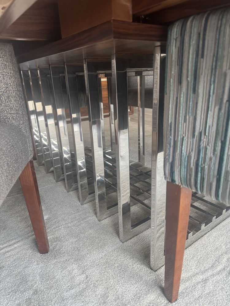 Mesa de sala em pau ferro Las kasas extensivel + cadeiras