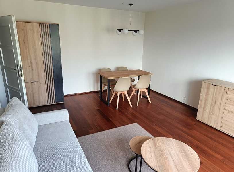 2 pokojowe -Wichrowe Wzgórze, umeblowanie, ok. 47m2, jasna kuchnia