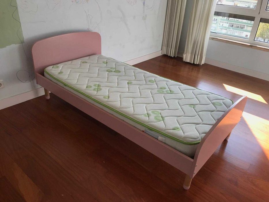 Cama individual 0,90 x 1,90 rosa de design nórdico