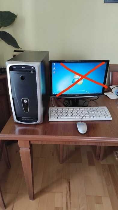 Komputer stacjonarny PC AMD monitor sprzedany