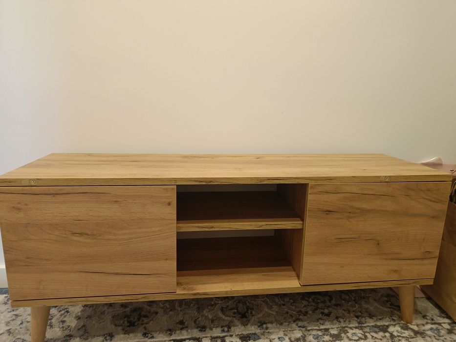 Komoda z dwoma drzwiczkami pod tv