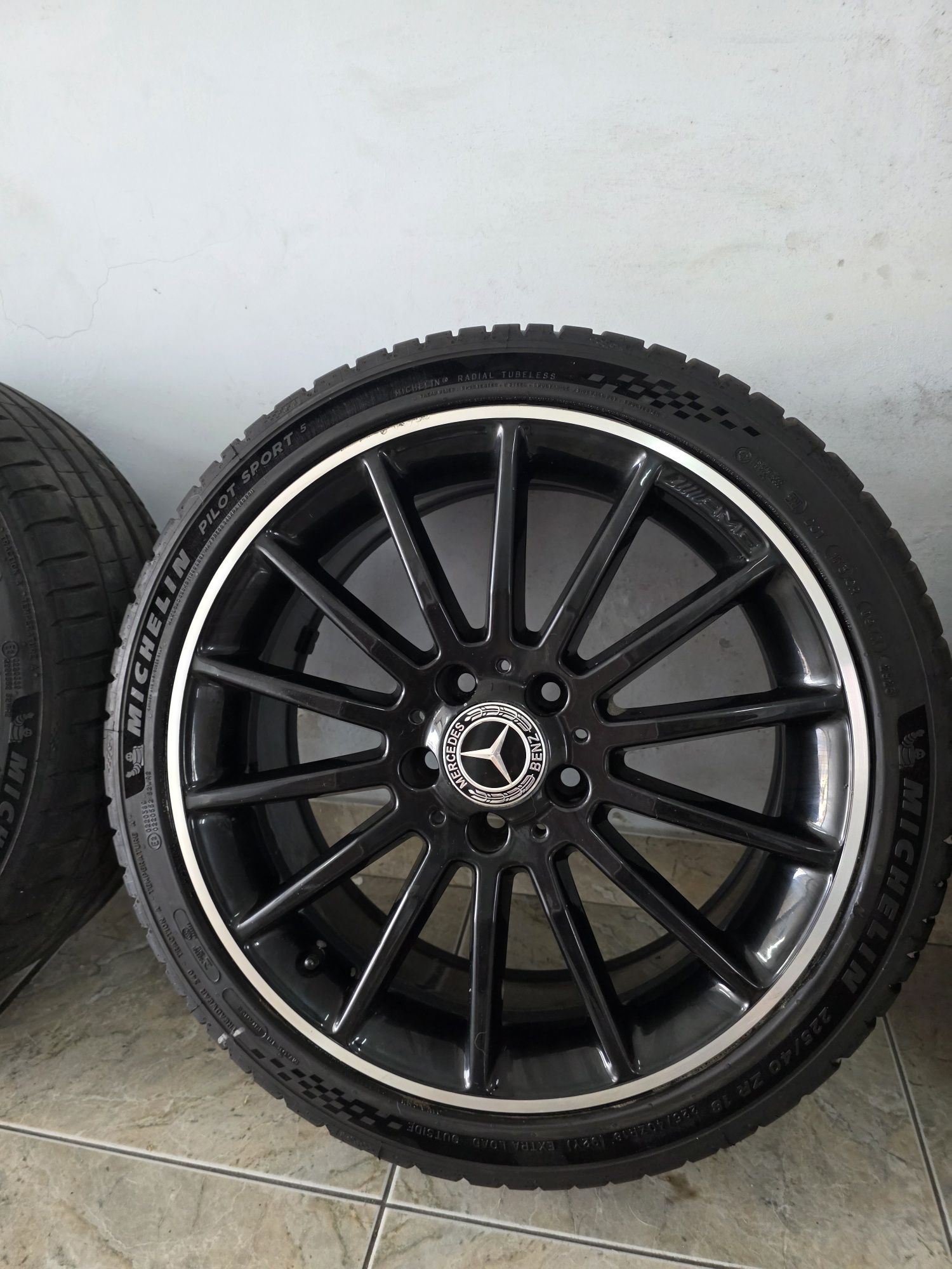 Jantes AMG 18 com pneus