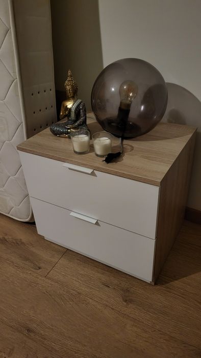 Cabeceira de cama e mesinhas