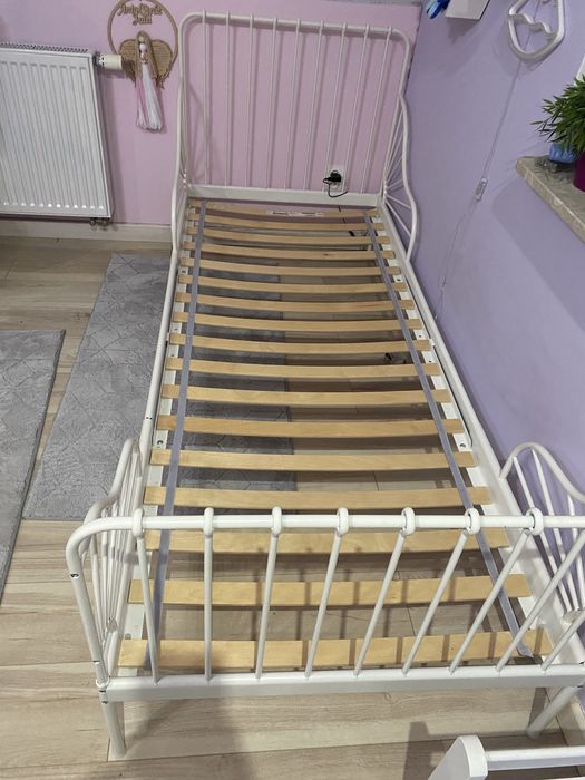 Łóżko Ikea Minnen rosnące z materacem