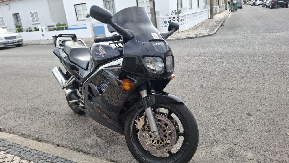 Honda vfr 750 empecavel