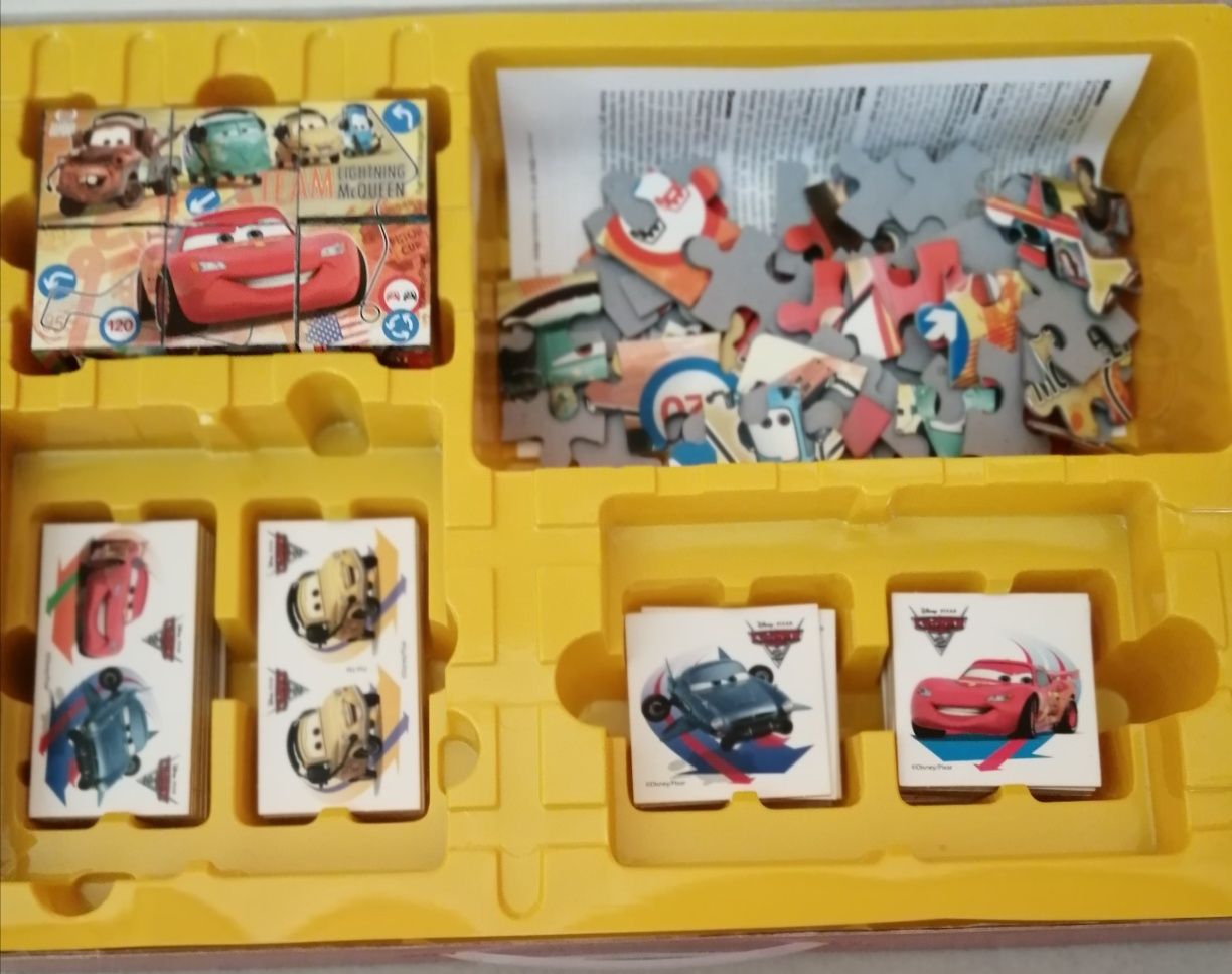 Clementoni - Edu Kit 4 in 1
Disney Pixar - Cars
1 puzzle
1 memo
1 domi