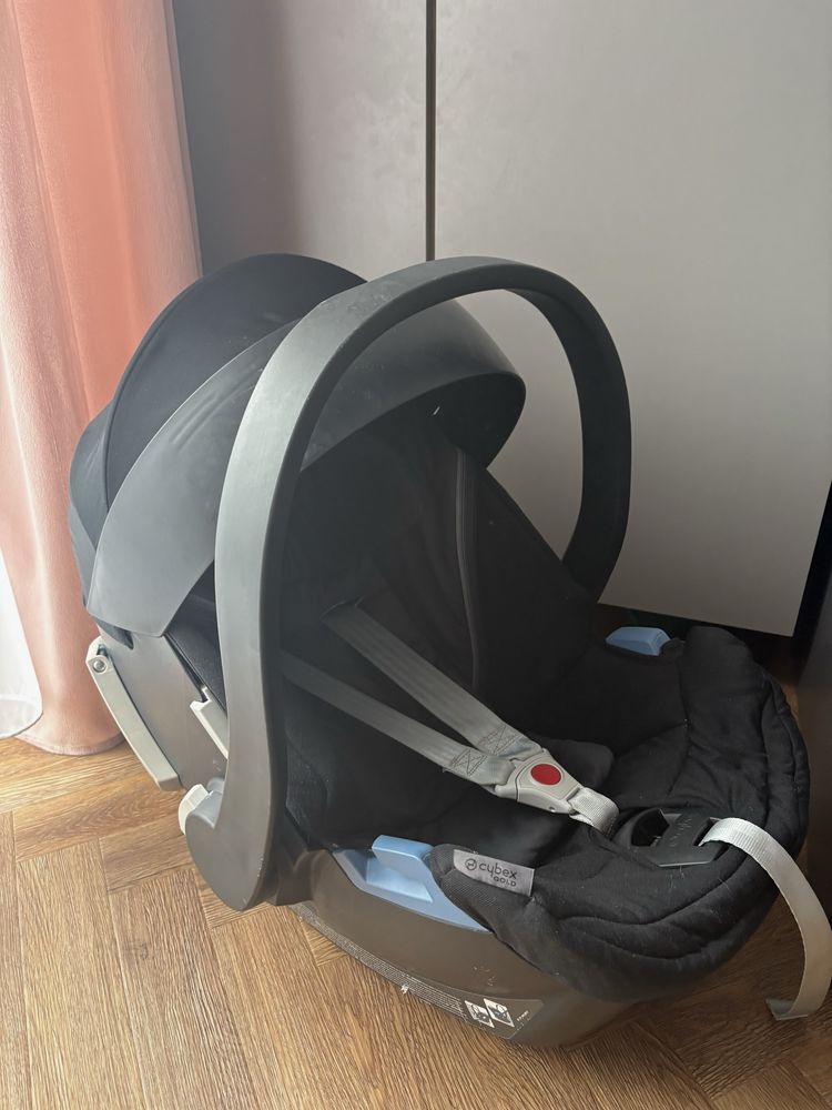 Cybex Aton 5 z bazą