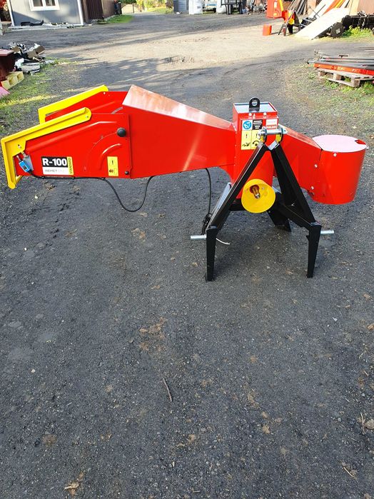 rozdrabniacz rębak ogrodowy do gałęzi napęd z WOM