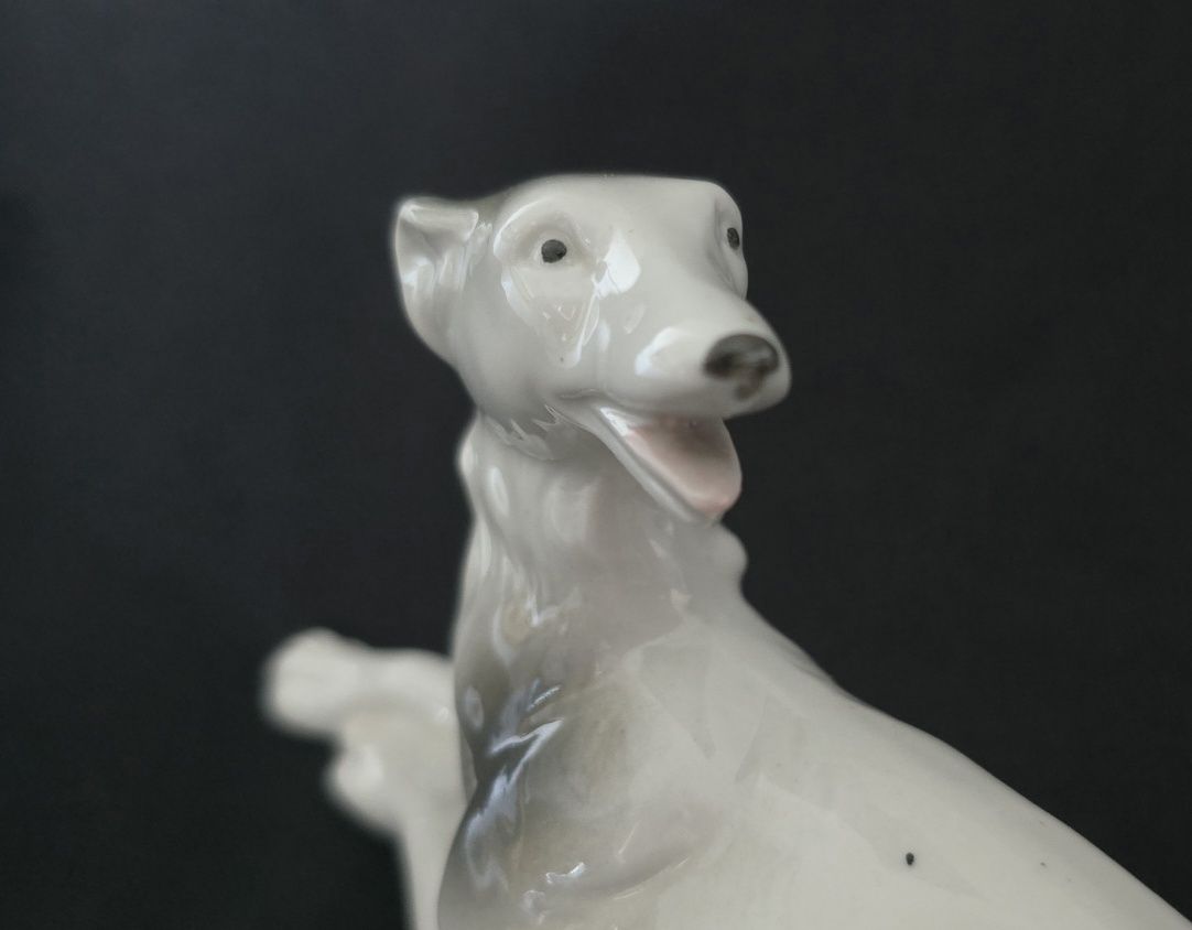 Porcelana: 2 duże figurki psów, lata 80