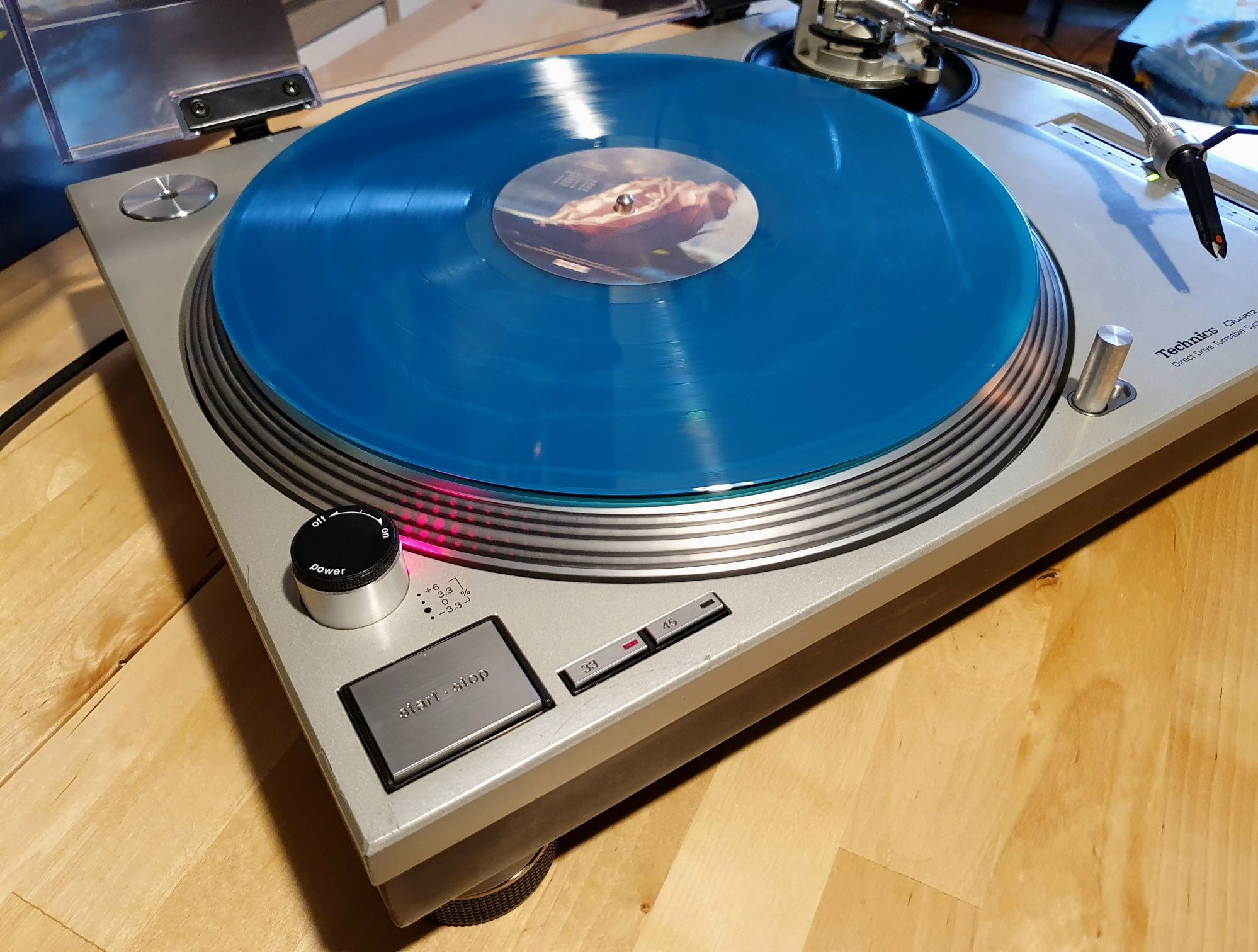 Technics SL-1200 mk2 - clássico completamente revisto,