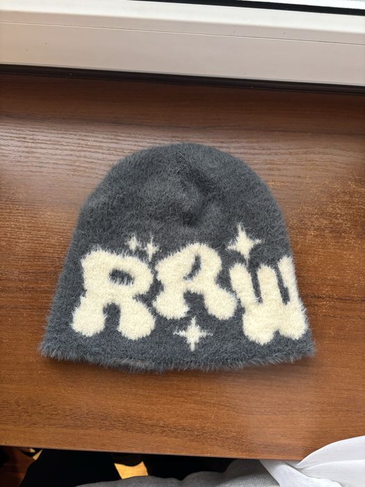 szara czapka zimowa y2k vintage