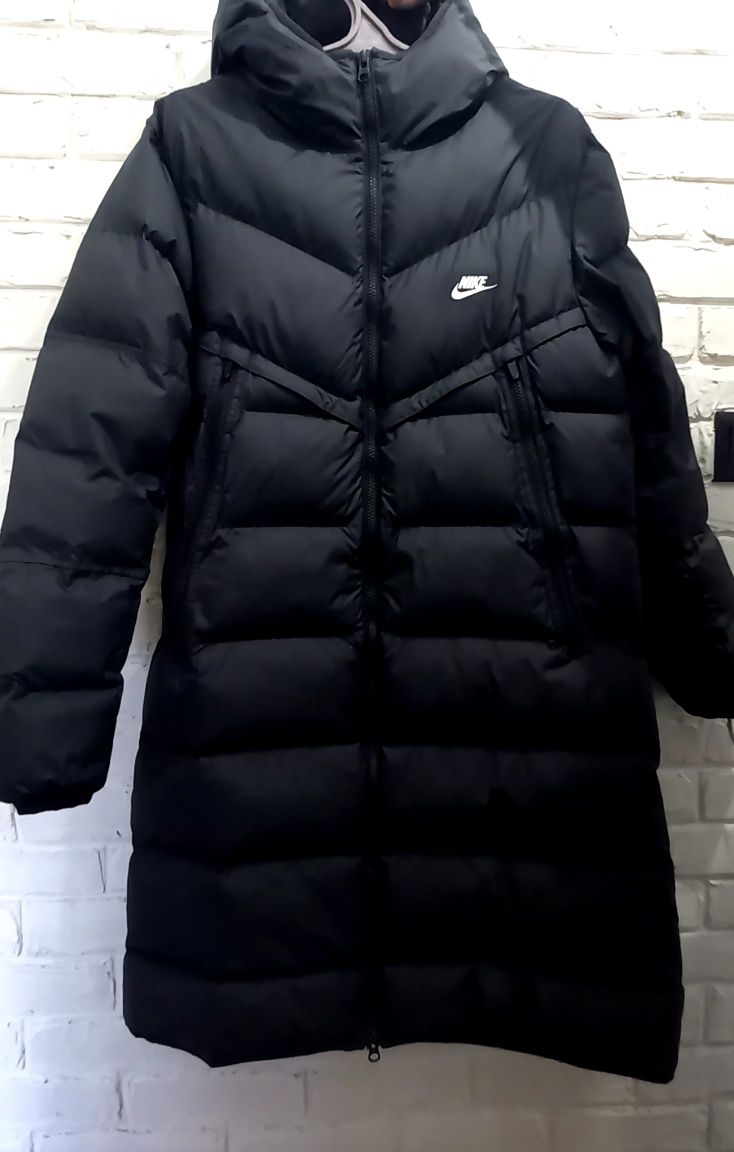 Продам зимову куртку/пальто найк/Nike оригінал