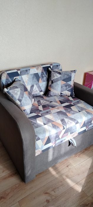 Продам розкладне крісло