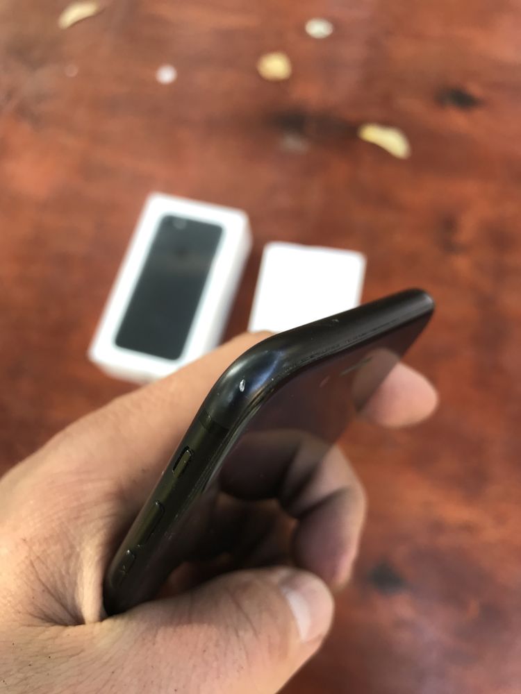 Продам iPhone 7 128 gb