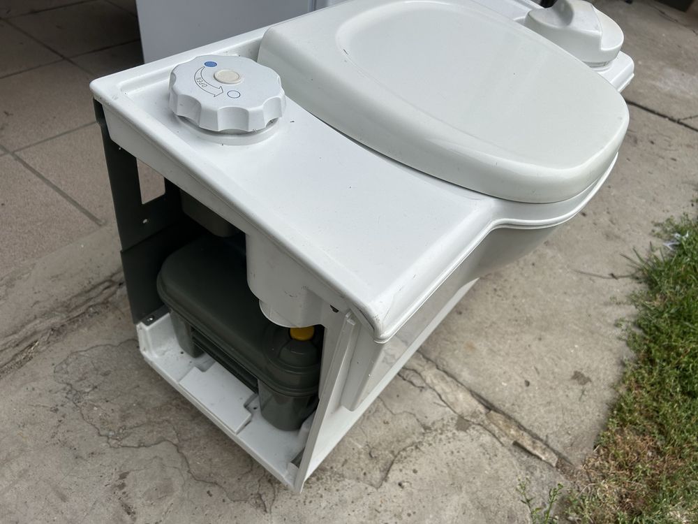 Toaleta wC kamper camping Thetford