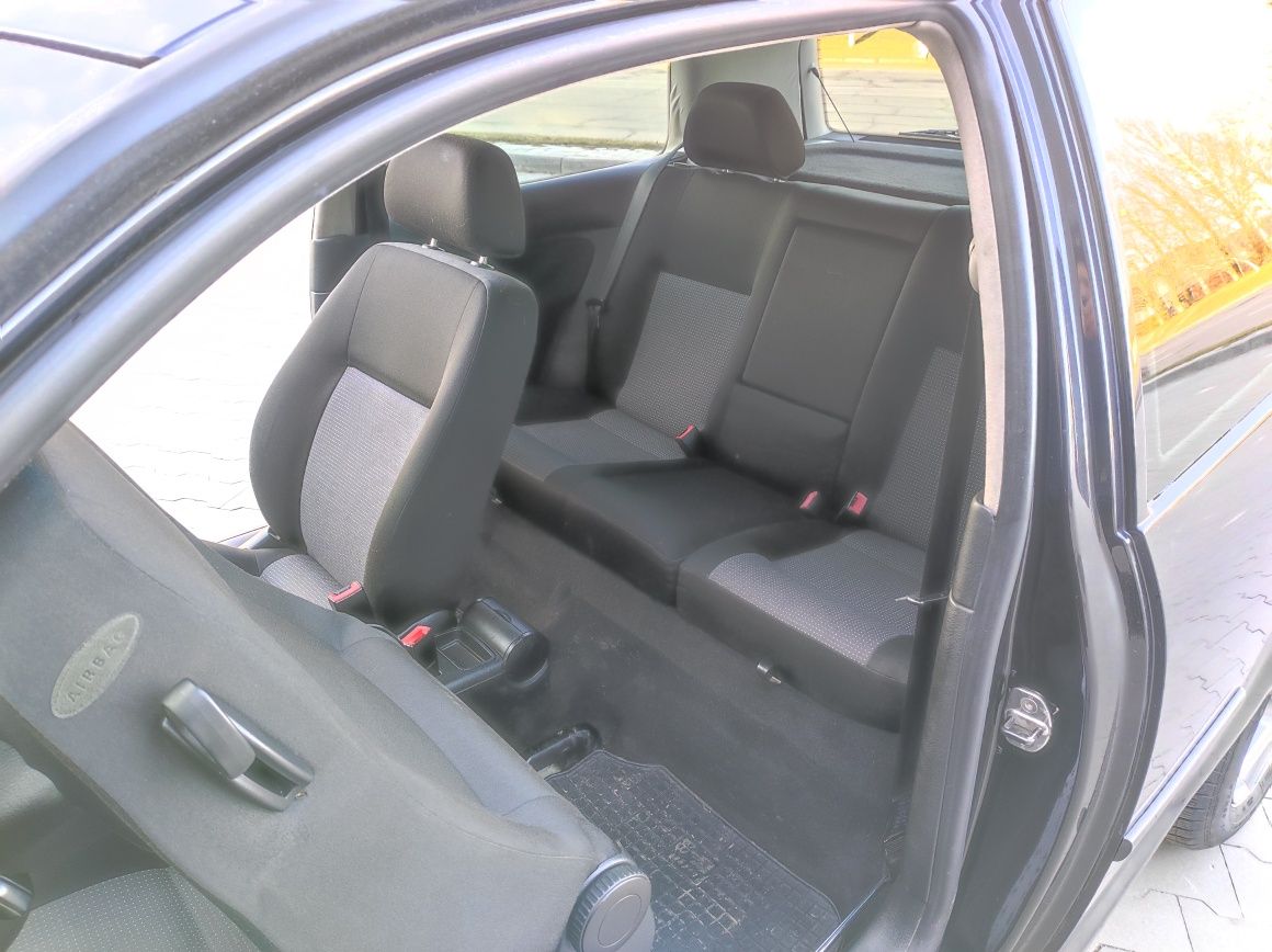 Volkswagen Golf 4 хетчбек 1.6