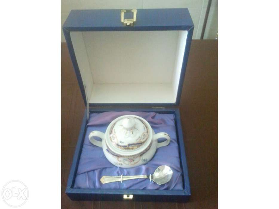 Açucareiro da famosa marca LIMOGES