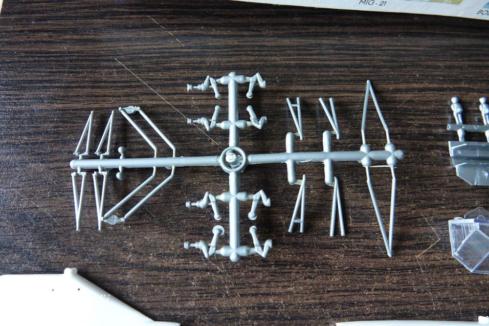 Samolot do sklejania JAK 24