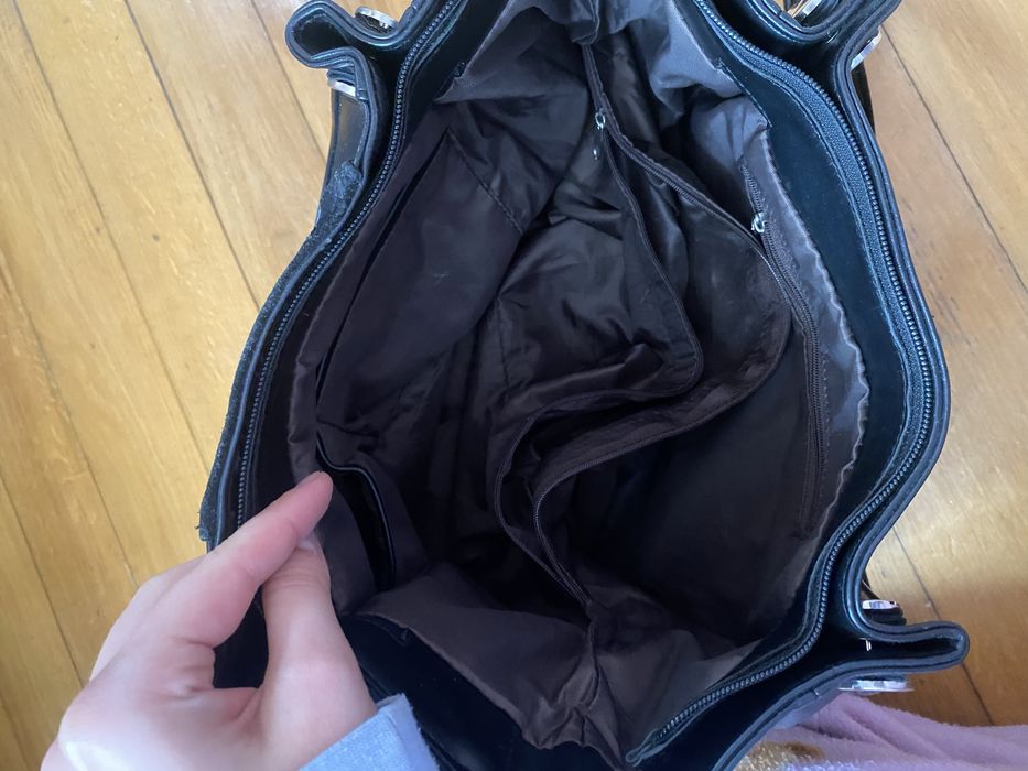 Велика чорна сумка