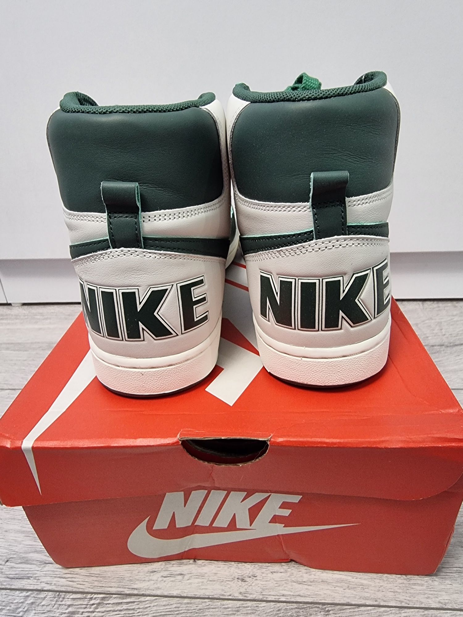 Розпродаж! Nike Terminator High FD0650 100
Взуття Terminator High FD06