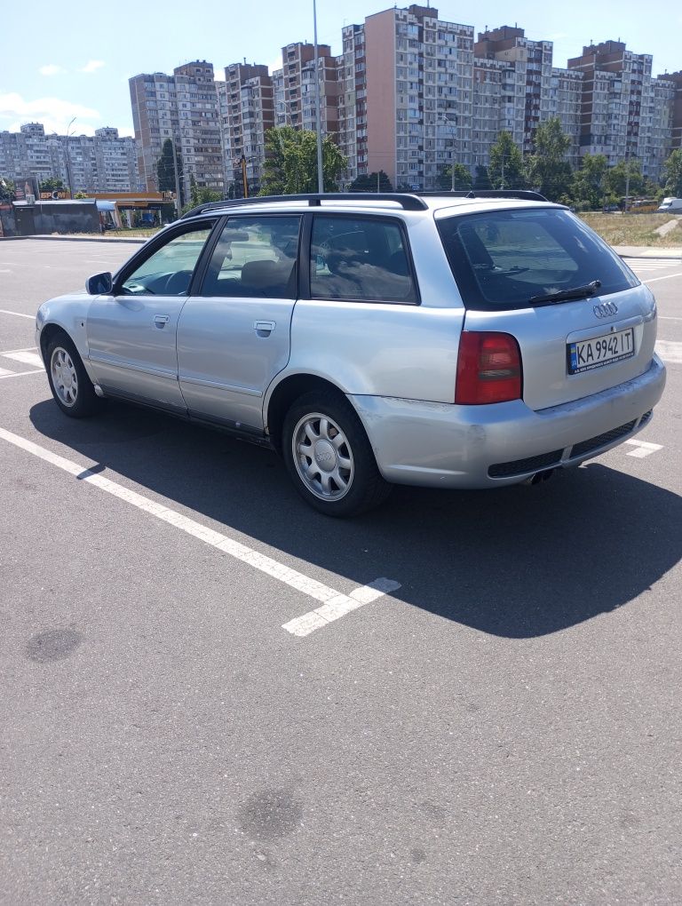 Продам ауді А4 автомат