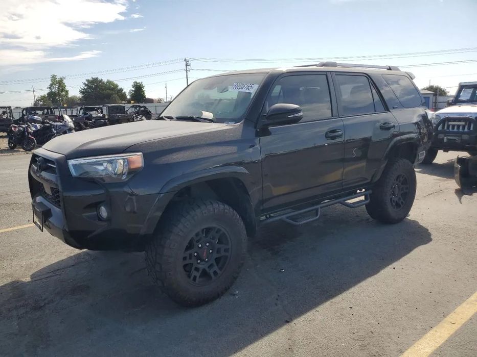 Toyota 4-Runner 4.0 280 KM, 4x4, wersja SR5 PREMIUM, mała szkoda, import USA!