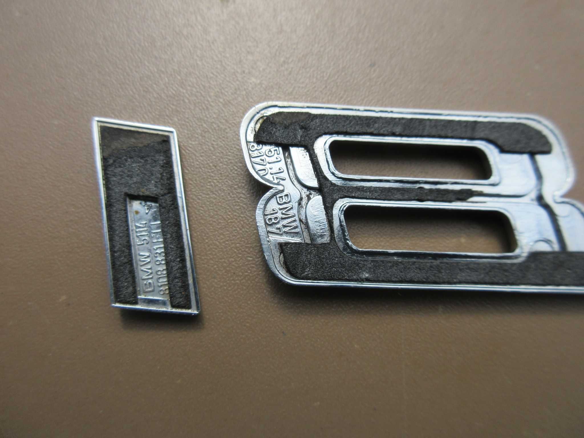 BMW E36 Emblemat na klapę tylną tył 328i
