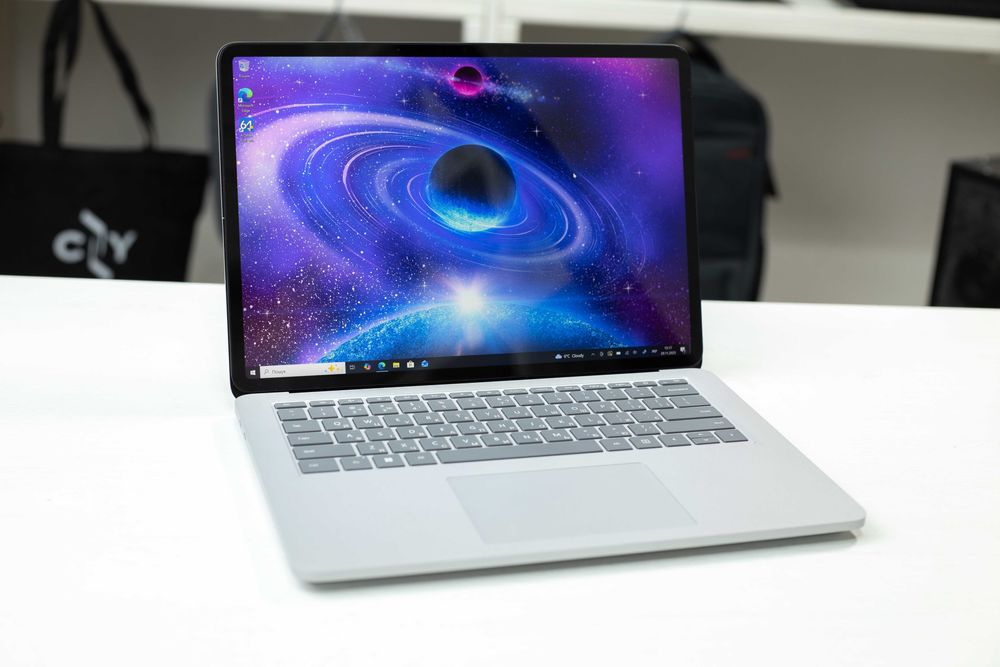 Microsoft Surface Laptop Studio i7-11370H 32Ram 1TbSSD RTX3050Ti QHD