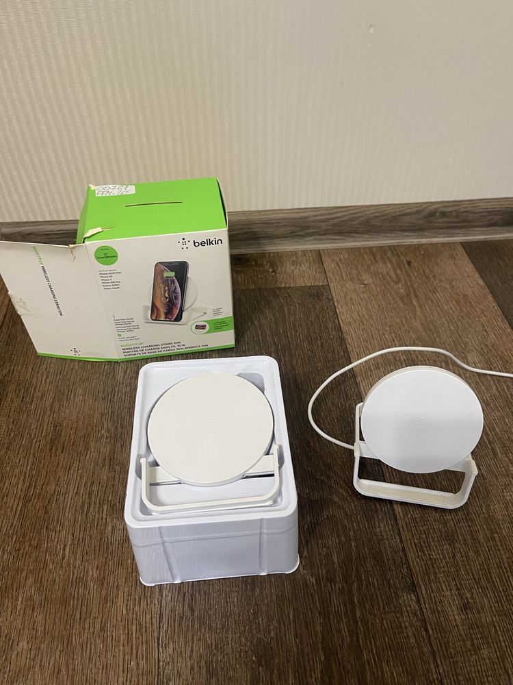 Продам безпроводную зарядку belkin
