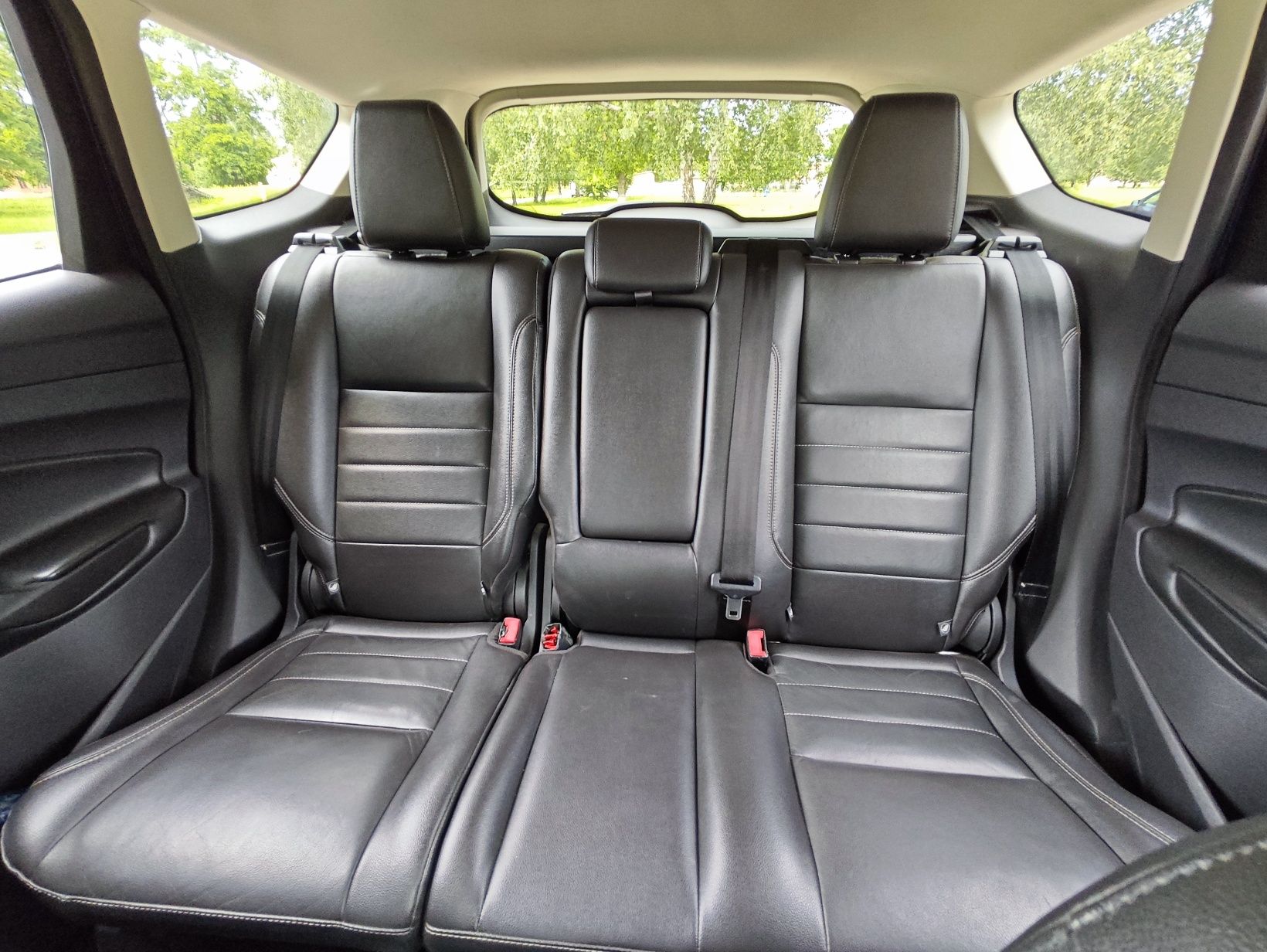 Продам свій автомобіль Ford escape 2013(2014) 2.0 titanium