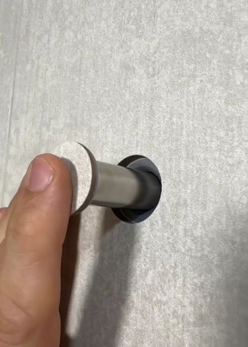 Ukryty wieszak łazienka wc