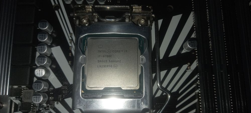 Материнська плата Asus z390-p з процесором i7 9700k