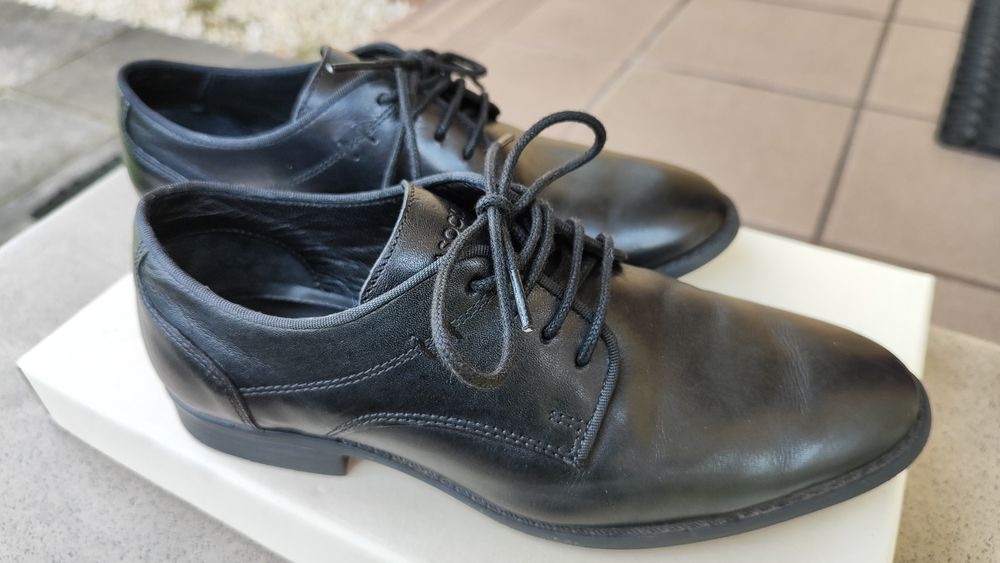 Eleganckie chłopięce skórzane buty Lasocki – rozmiar 35