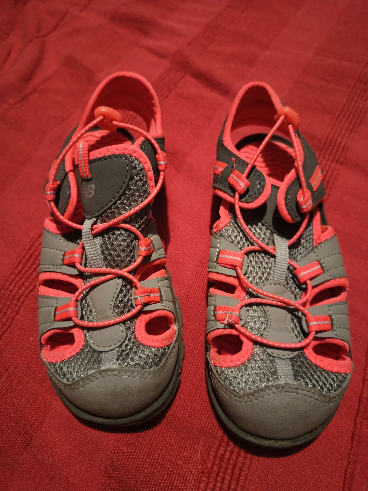 Sandałki dziecięce new balance 33